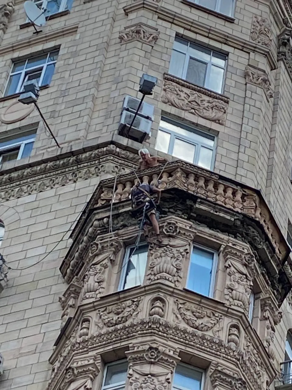 Реставрація оздоблення історичного фасаду на Хрещатику в Києві
